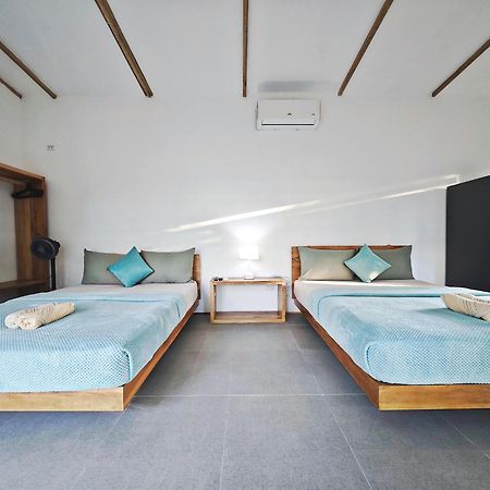 Island World Panglao Hotel Bagian luar foto