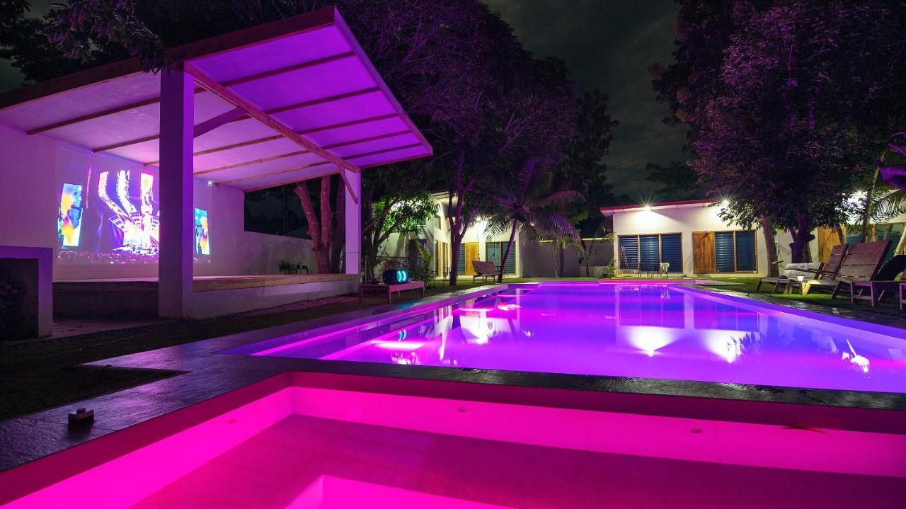 Island World Panglao Hotel Bagian luar foto