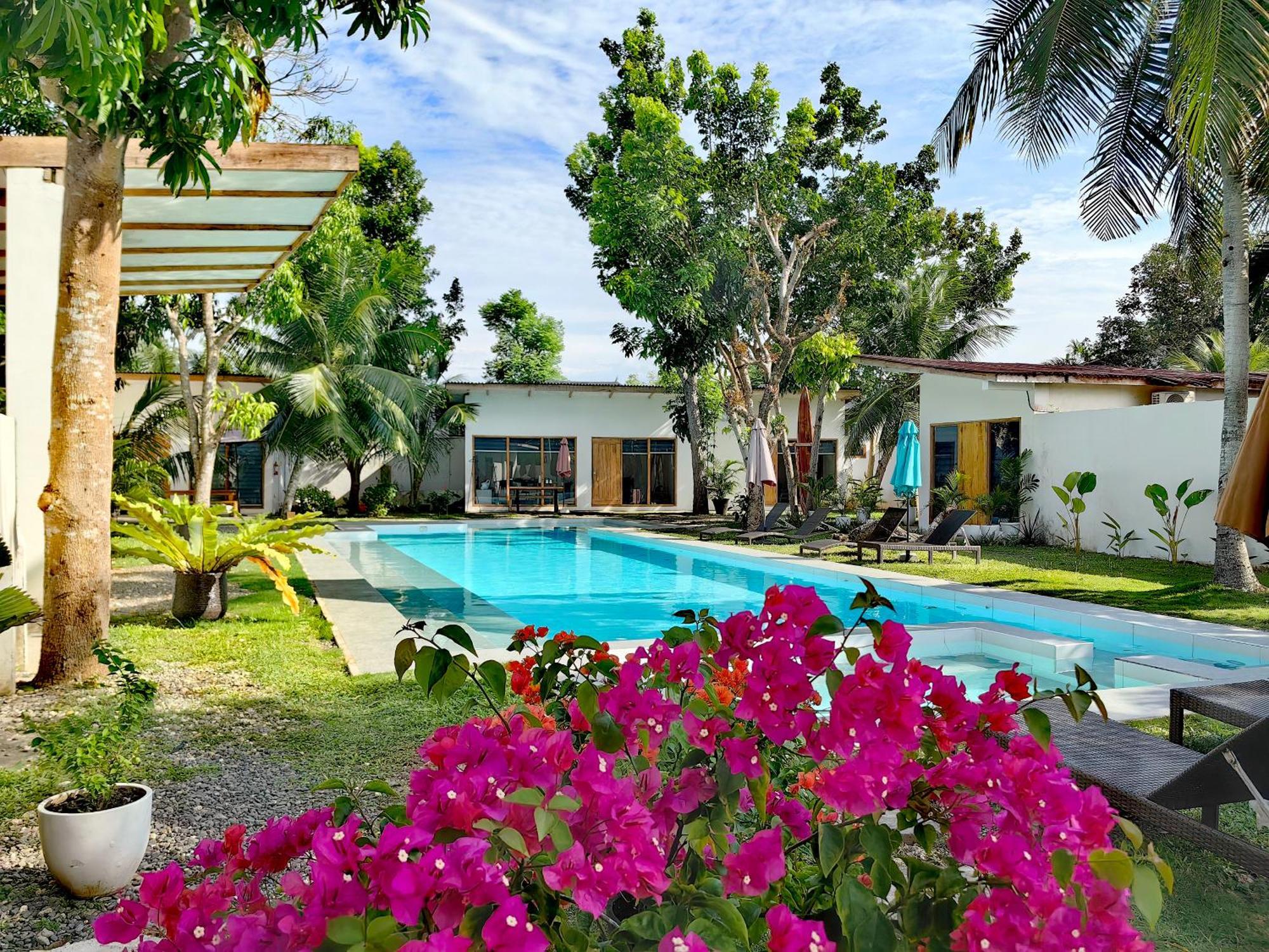 Island World Panglao Hotel Bagian luar foto