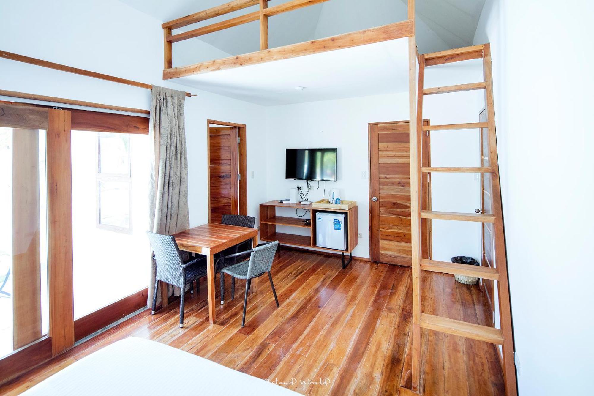 Island World Panglao Hotel Bagian luar foto