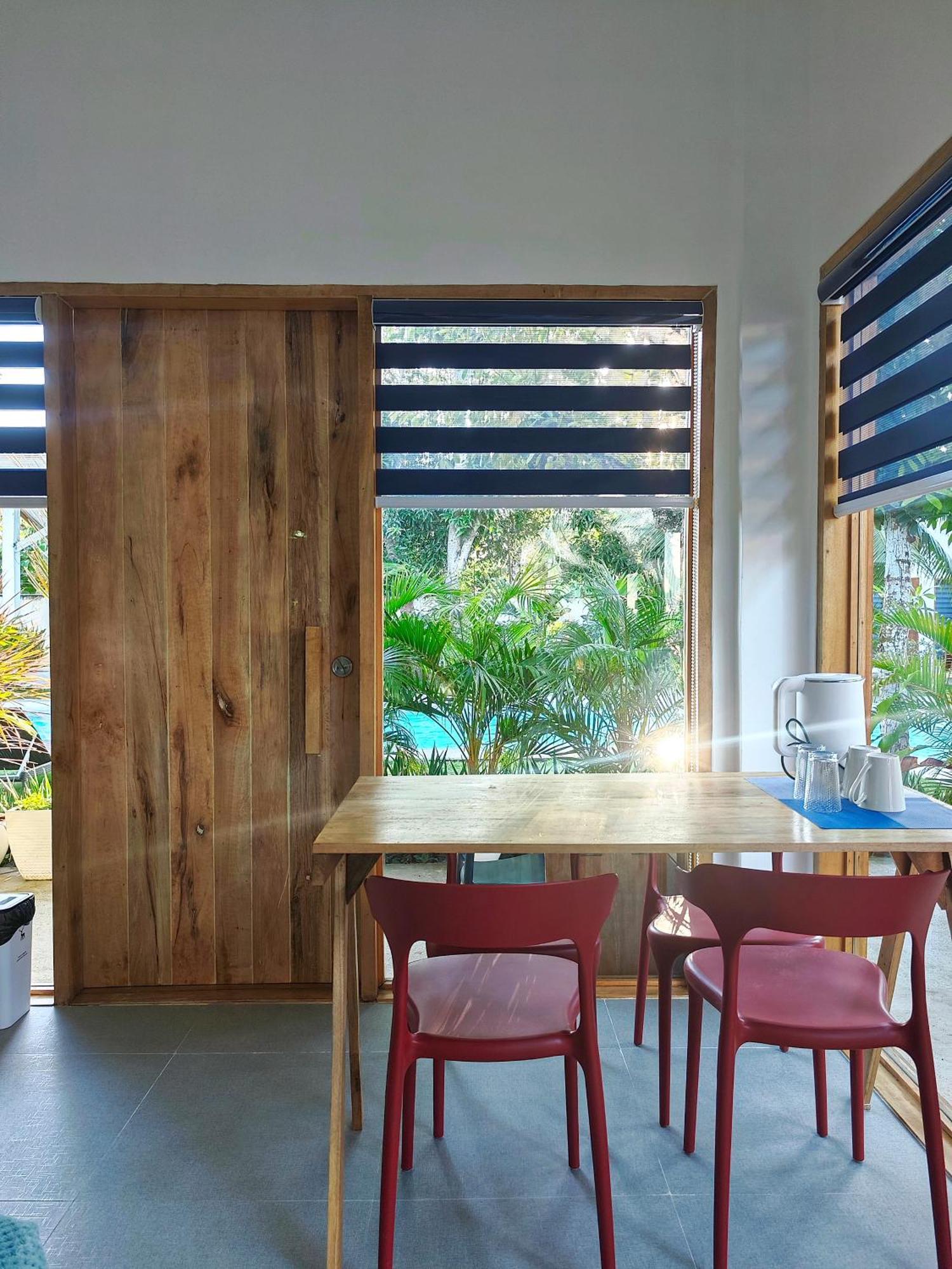 Island World Panglao Hotel Bagian luar foto