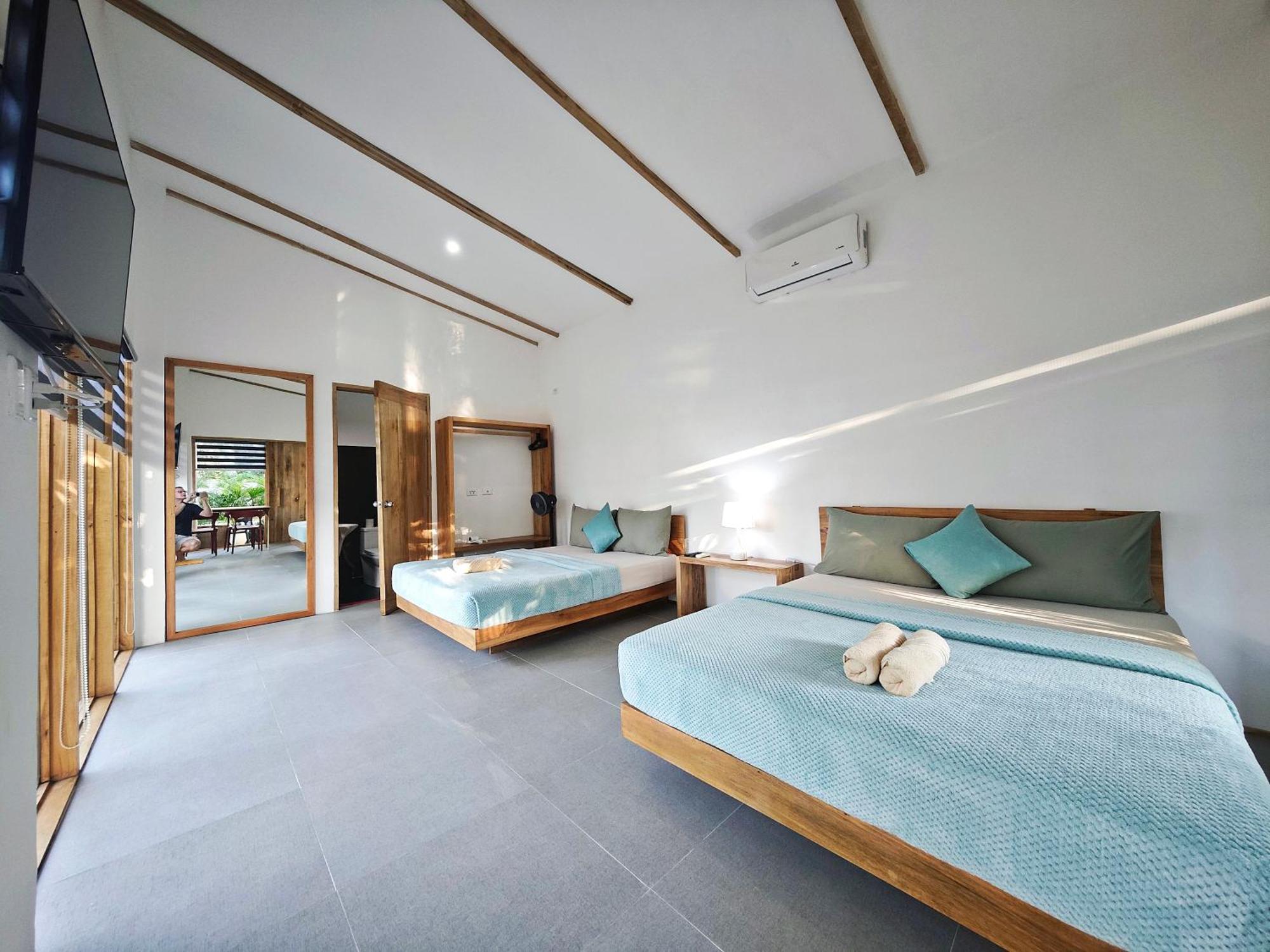 Island World Panglao Hotel Bagian luar foto