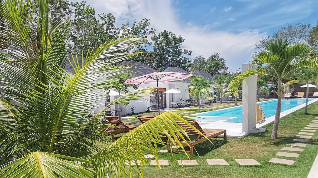 Island World Panglao Hotel Bagian luar foto
