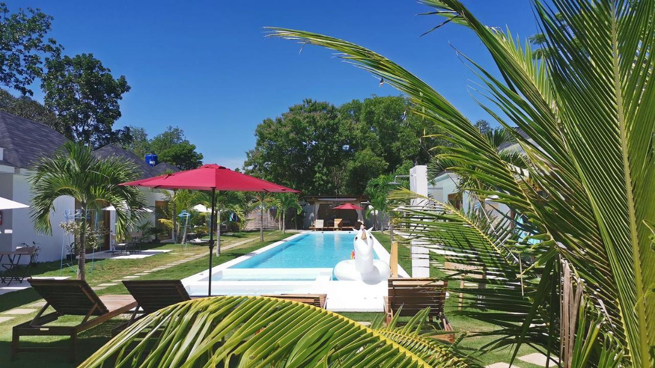 Island World Panglao Hotel Bagian luar foto