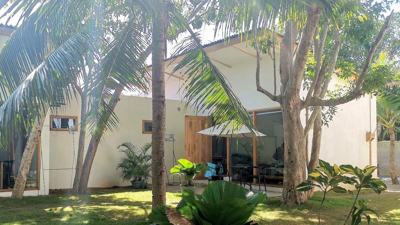 Island World Panglao Hotel Bagian luar foto